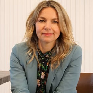 celebrity Justine Clarke